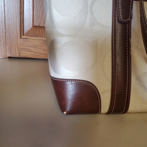White and brown purse - Picture 9 of 10